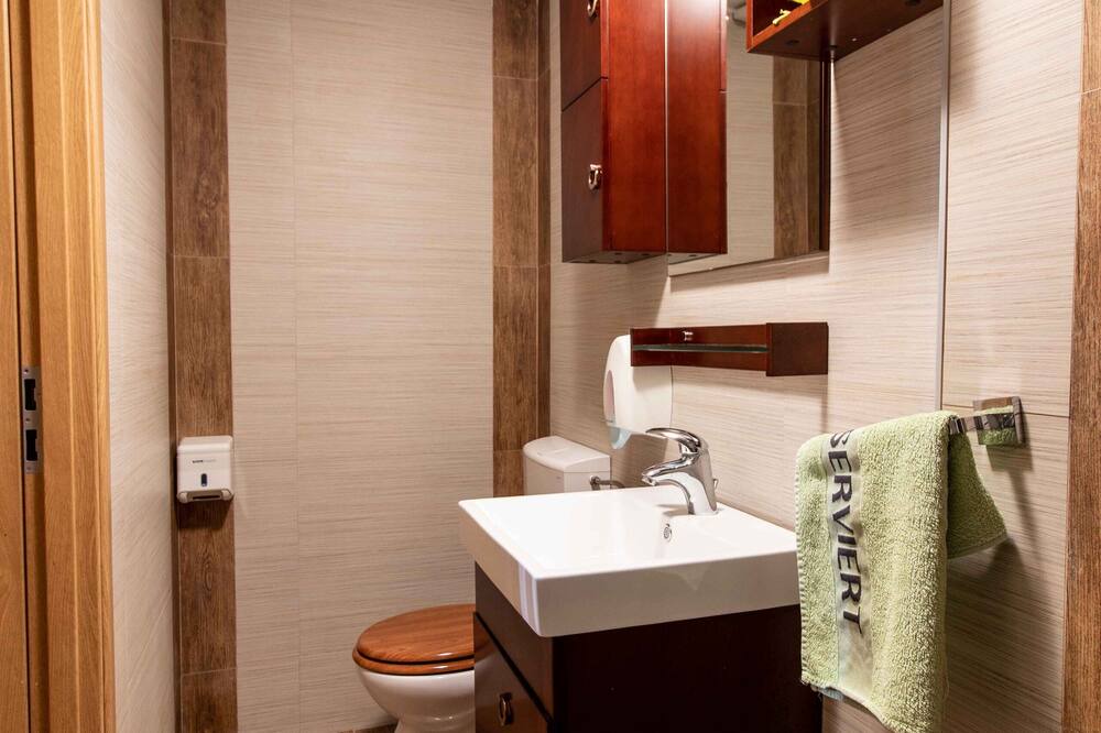 Photo of Bathroom in Palit
