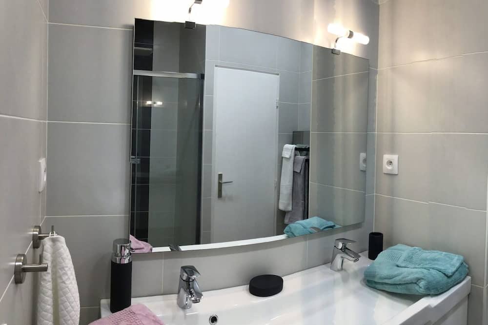 Photo of Bathroom in Sainte-Gemme-la-Plaine