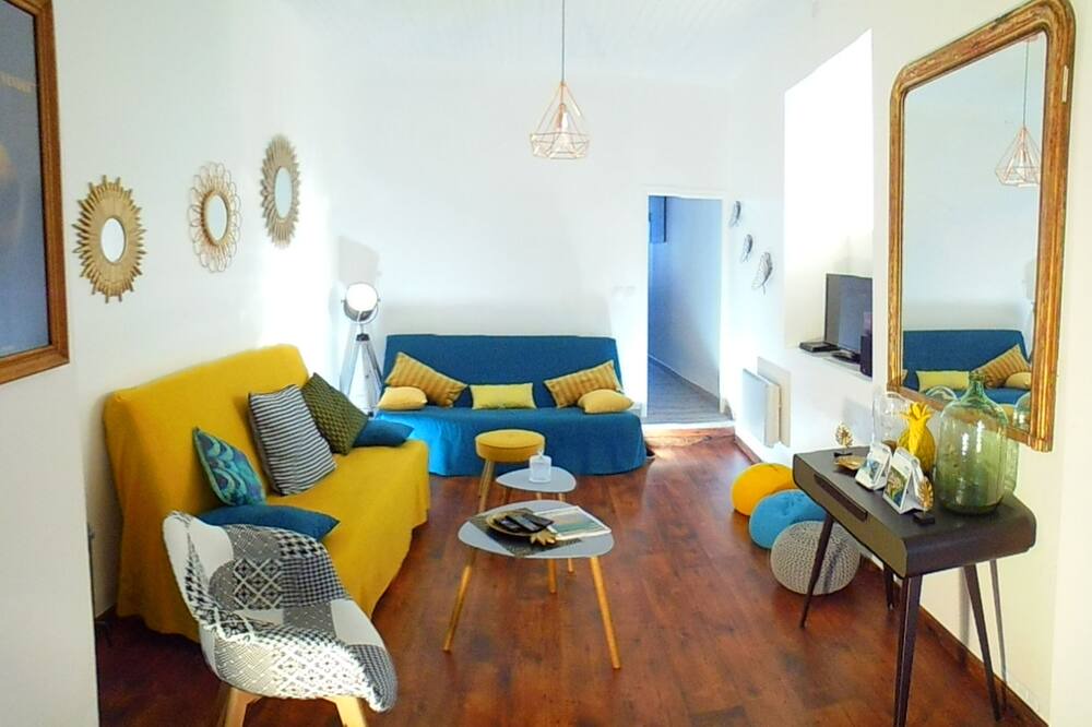 Photo of Livingroom in Sainte-Gemme-la-Plaine