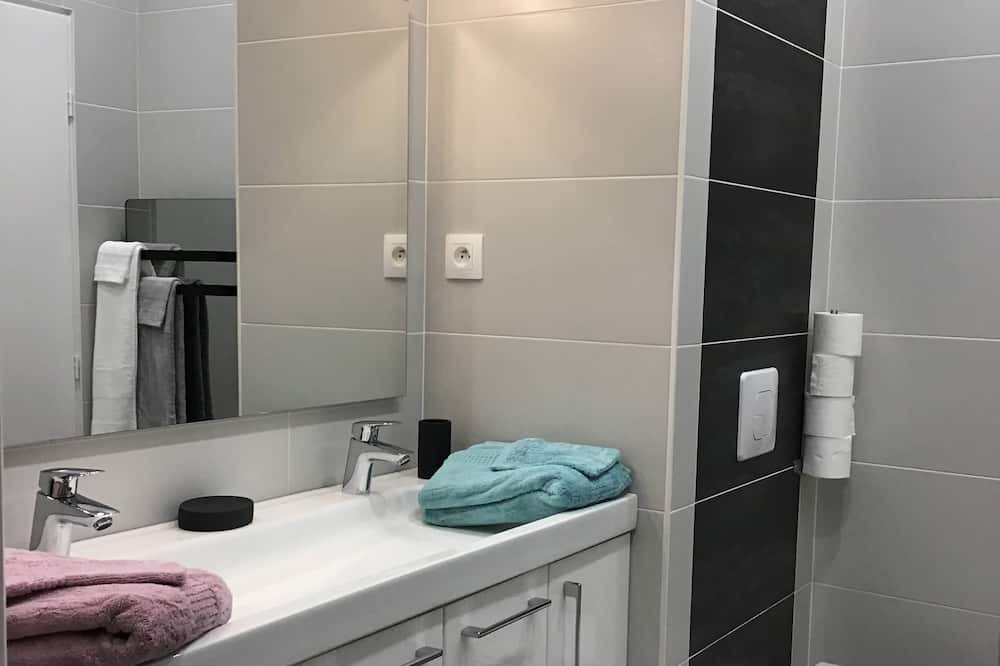 Photo of Bathroom in Sainte-Gemme-la-Plaine