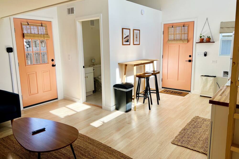 Photo of Livingroom in Georgian Acres