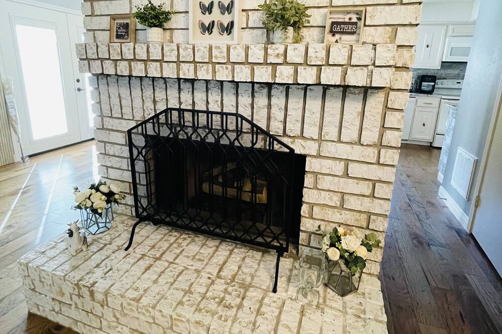 Photo of Livingroom in Grogan's Mill