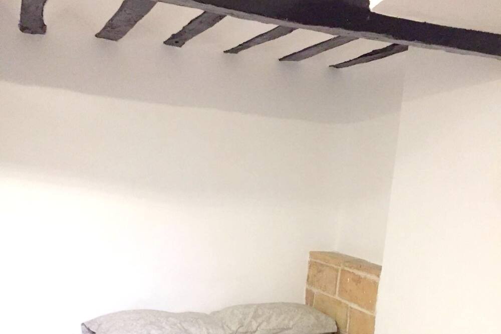 Photo of Bedroom in Logrono Historic Centre