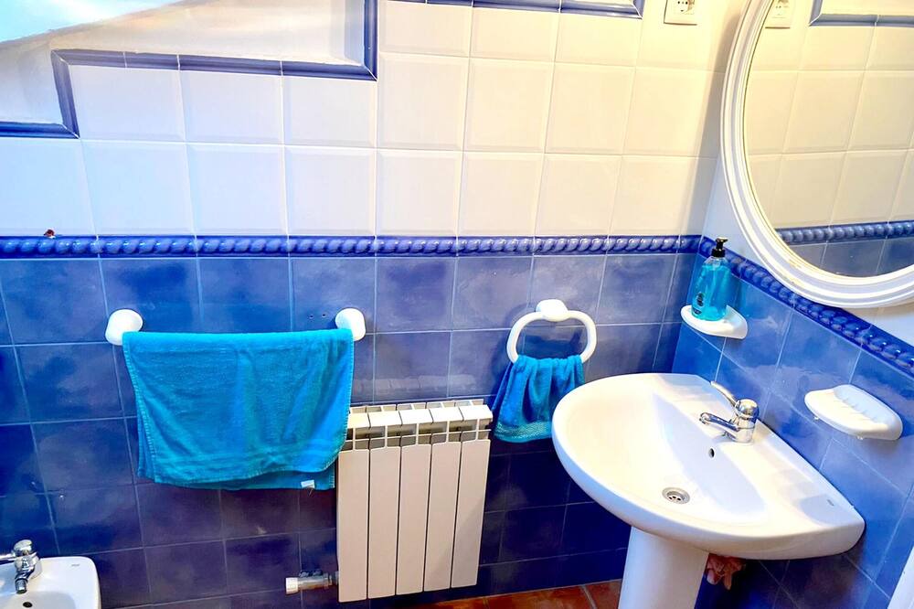 Photo of Bathroom in Logrono Historic Centre