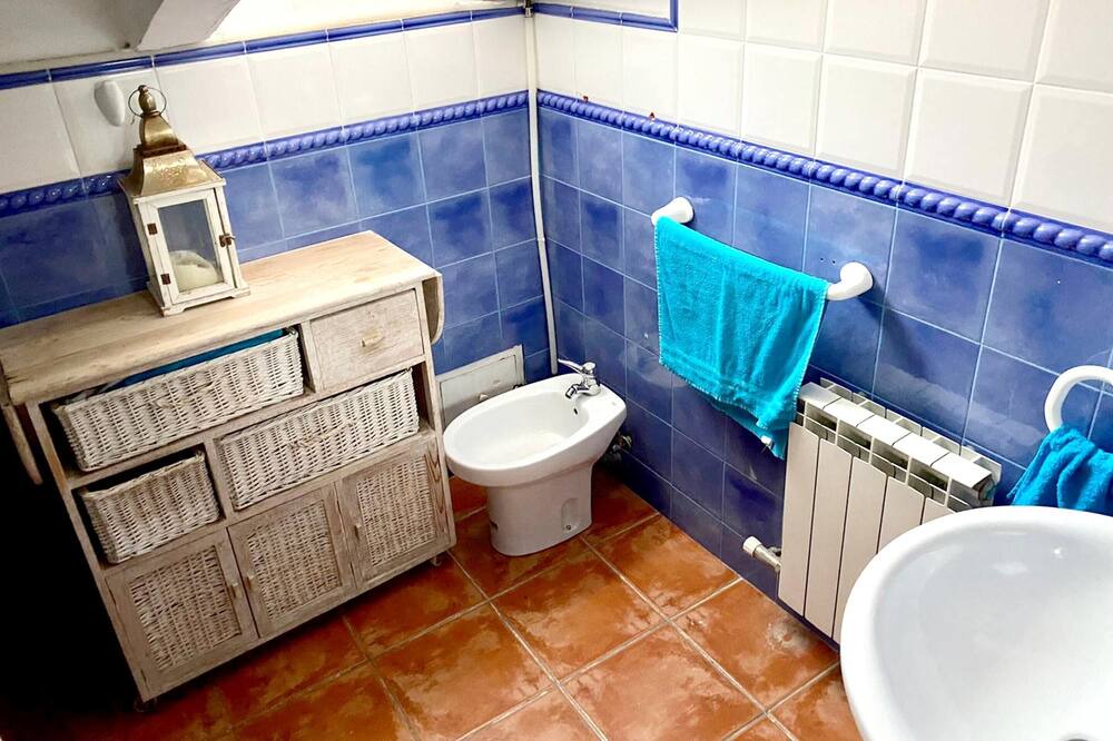 Photo of Bathroom in Logrono Historic Centre