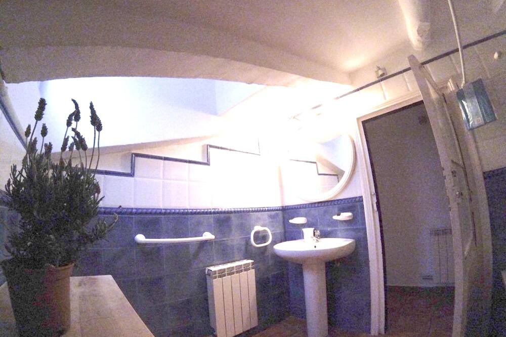 Photo of Bathroom in Logrono Historic Centre