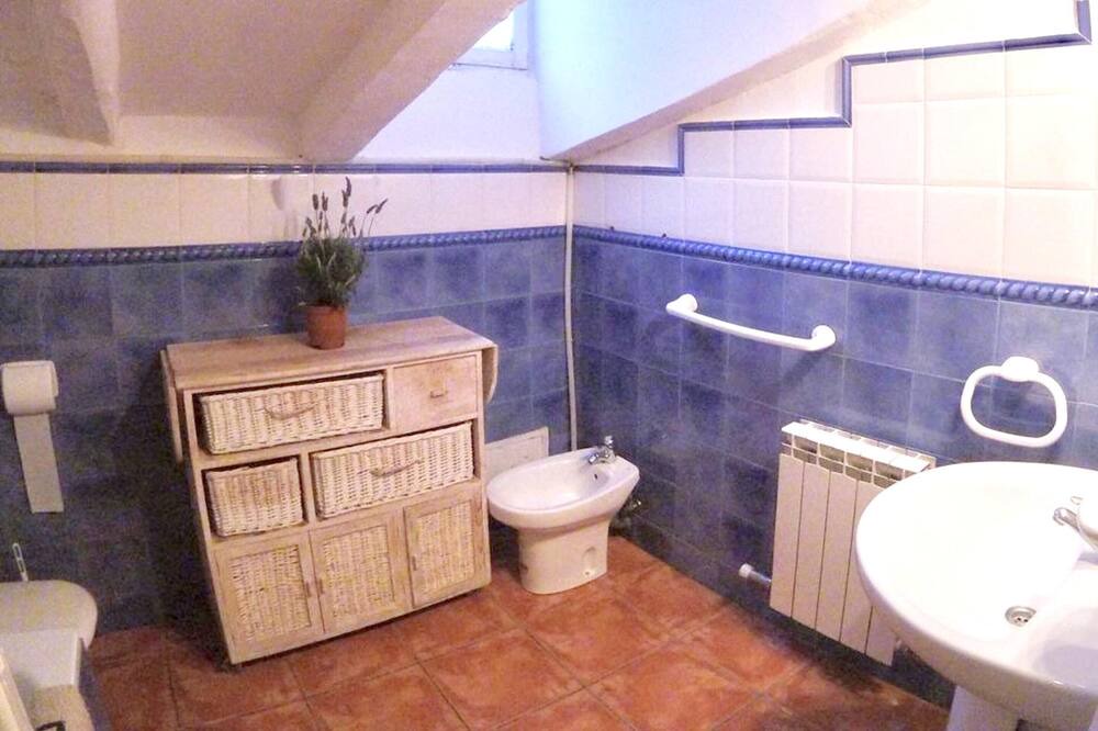 Photo of Bathroom in Logrono Historic Centre