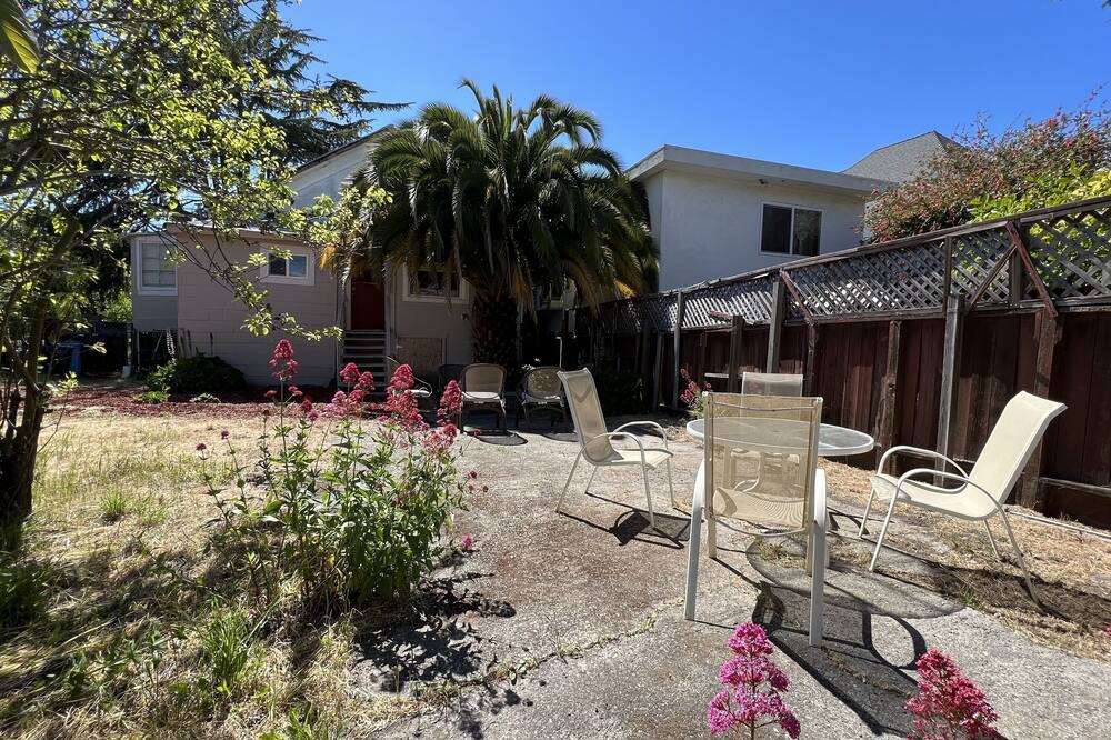 Photo of Outdoor in South Berkeley