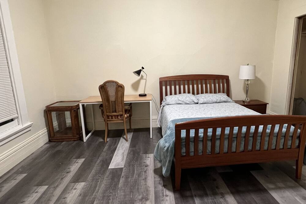 Photo of Bedroom in South Berkeley
