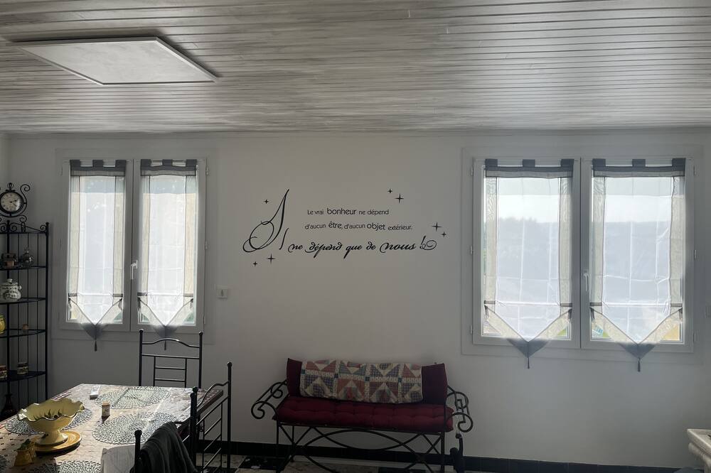 Photo of Livingroom in Laudun