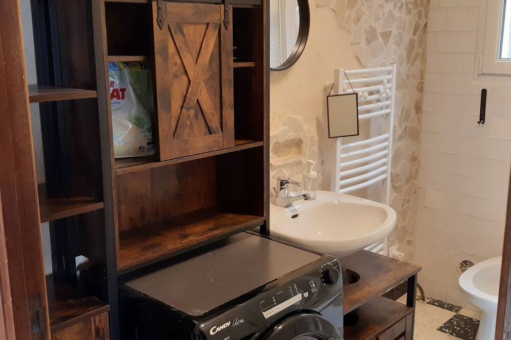Photo of Bathroom in Laudun