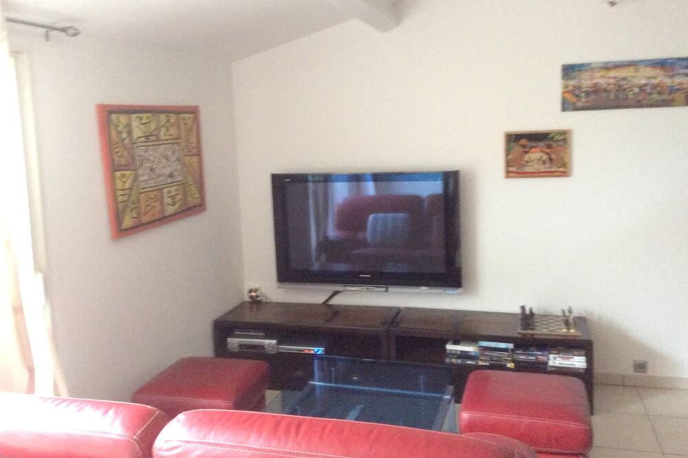 Photo of Livingroom in Lunel-Viel