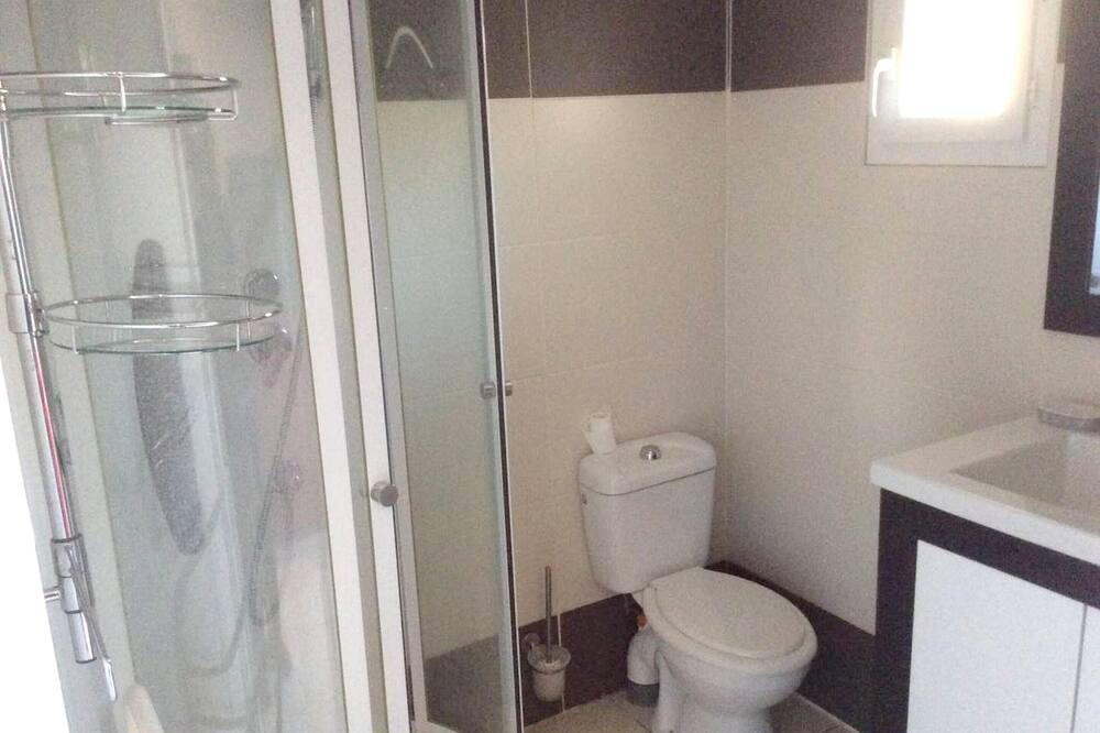 Photo of Bathroom in Lunel-Viel