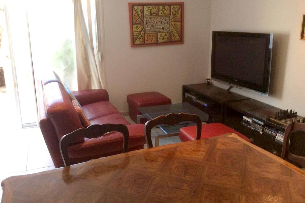 Photo of Livingroom in Lunel-Viel