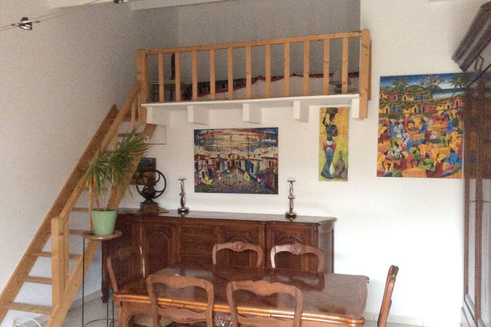 Photo of Livingroom in Lunel-Viel