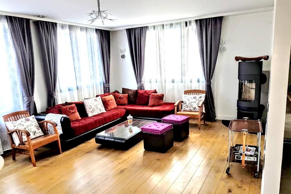 Photo of Livingroom in Argenteuil