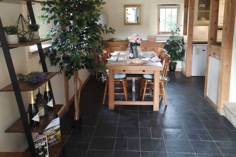 Photo of Livingroom in East Grinstead