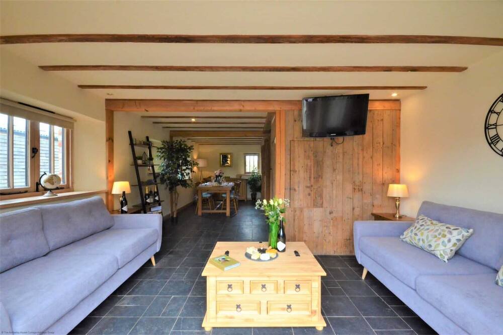 Photo of Livingroom in East Grinstead