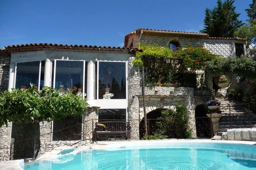 Photo of Outdoor in Lussan