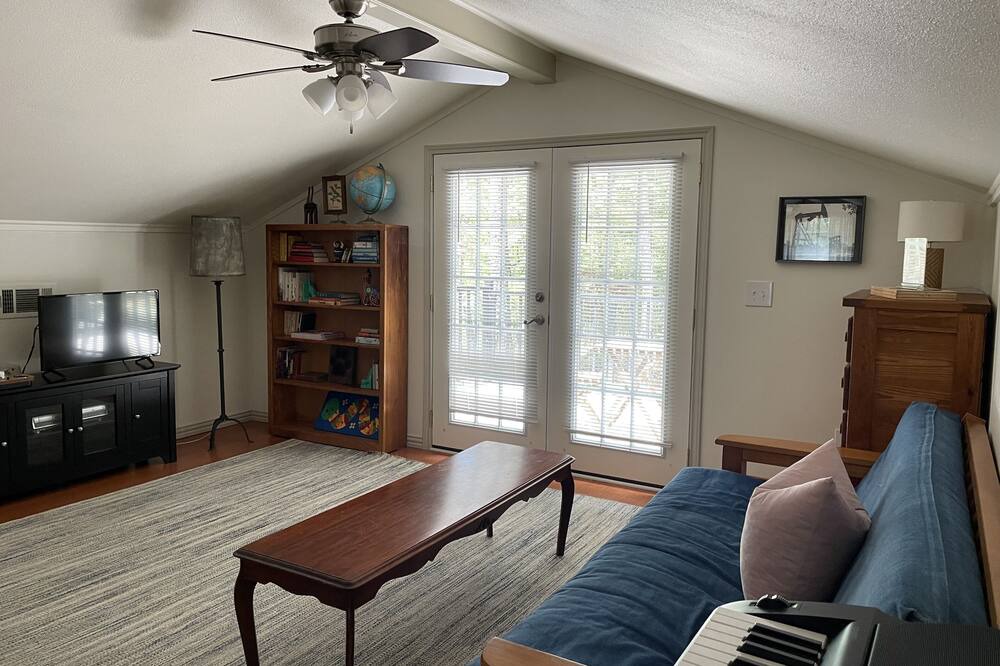 Photo of Livingroom in Cape Royale