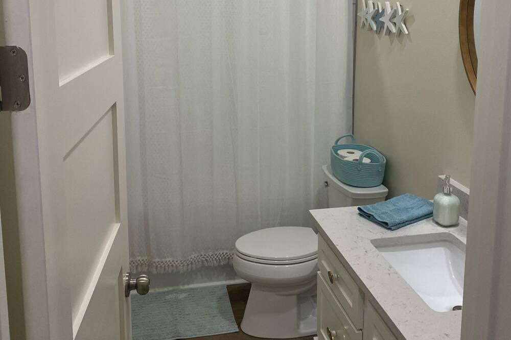 Photo of Bathroom in Hackberry