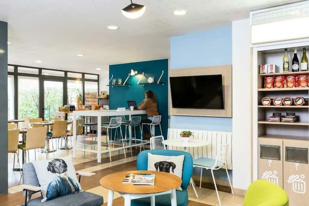Photo of Livingroom in Clamart