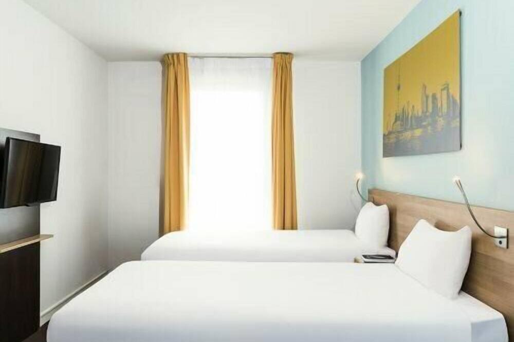 Photo of Bedroom in Clamart