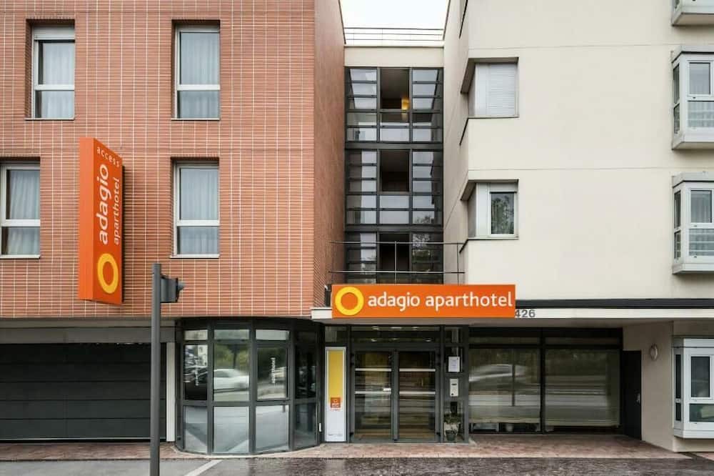 Photo of Outdoor in Clamart