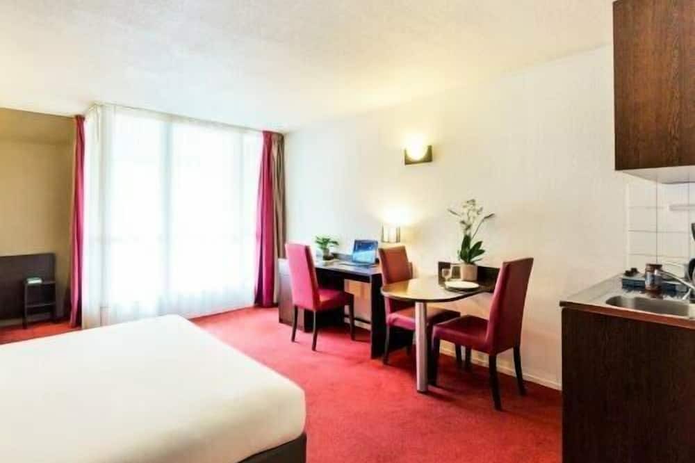 Photo of Bedroom in Vanves