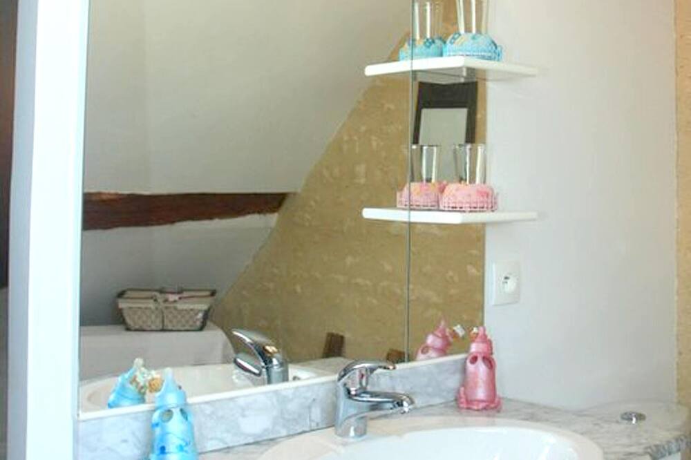 Photo of Bathroom in Ri