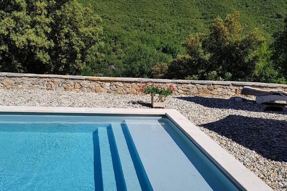 Photo of Outdoor in Saint-Julien-de-la-Nef