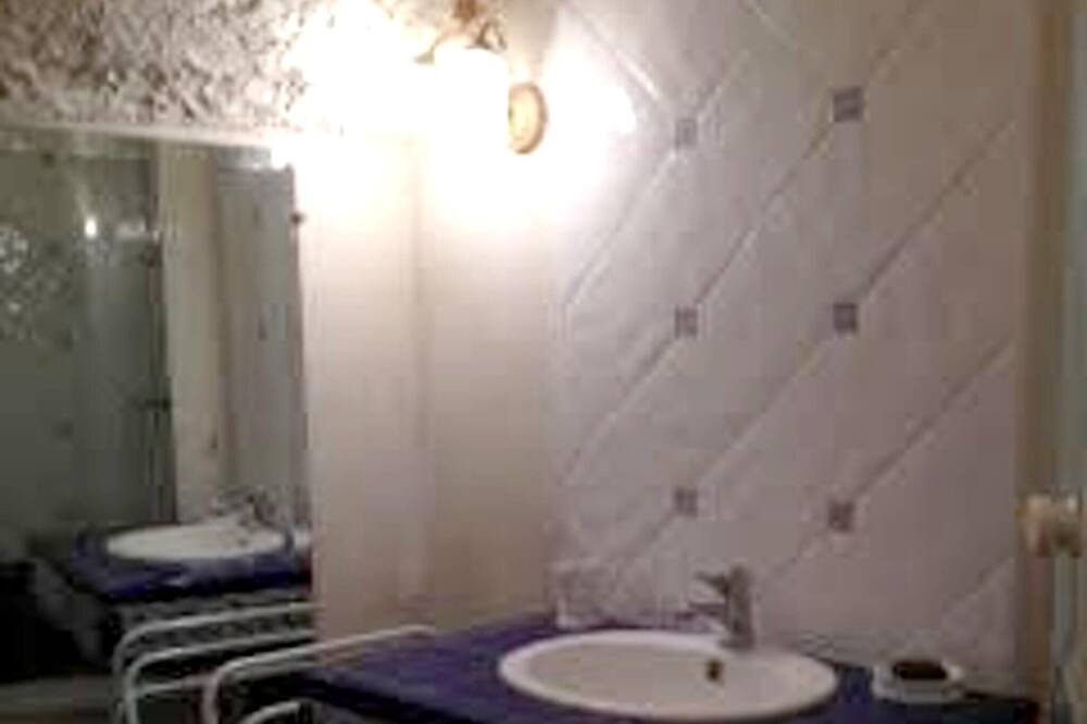 Photo of Bathroom in Saint-Julien-de-la-Nef