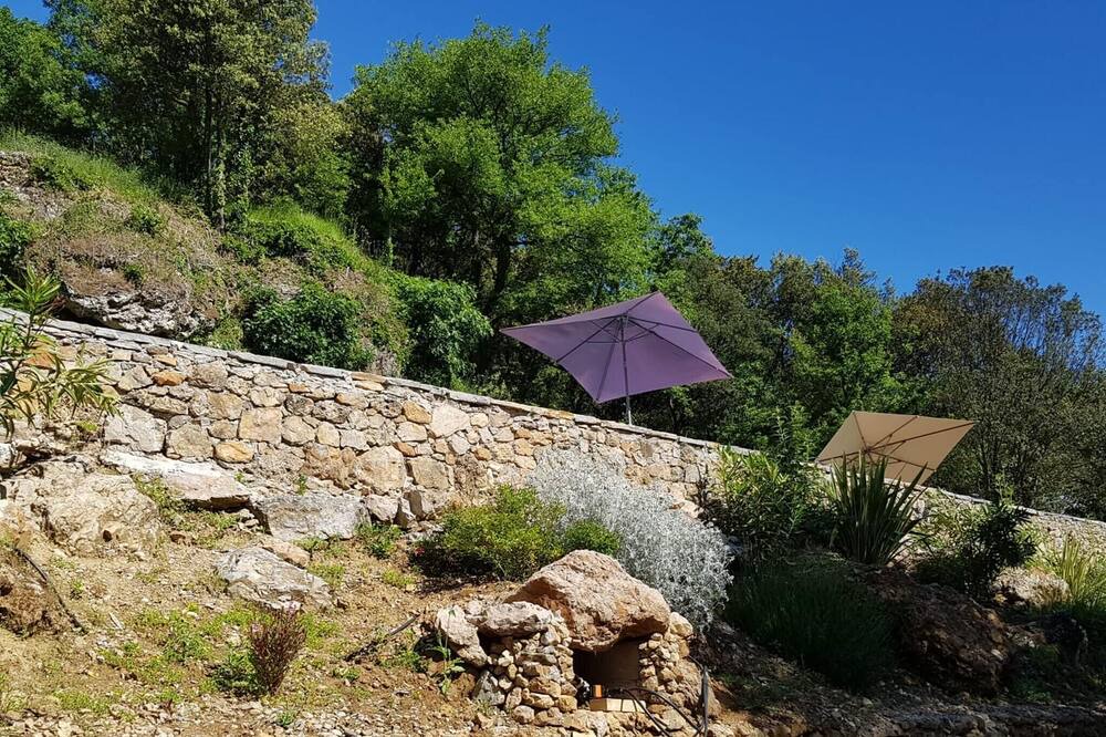 Photo of Outdoor in Saint-Julien-de-la-Nef