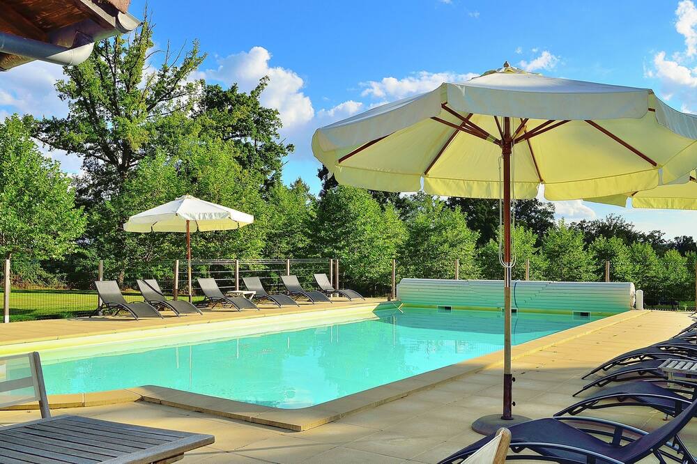 Photo of Outdoor in Oradour-sur-Vayres