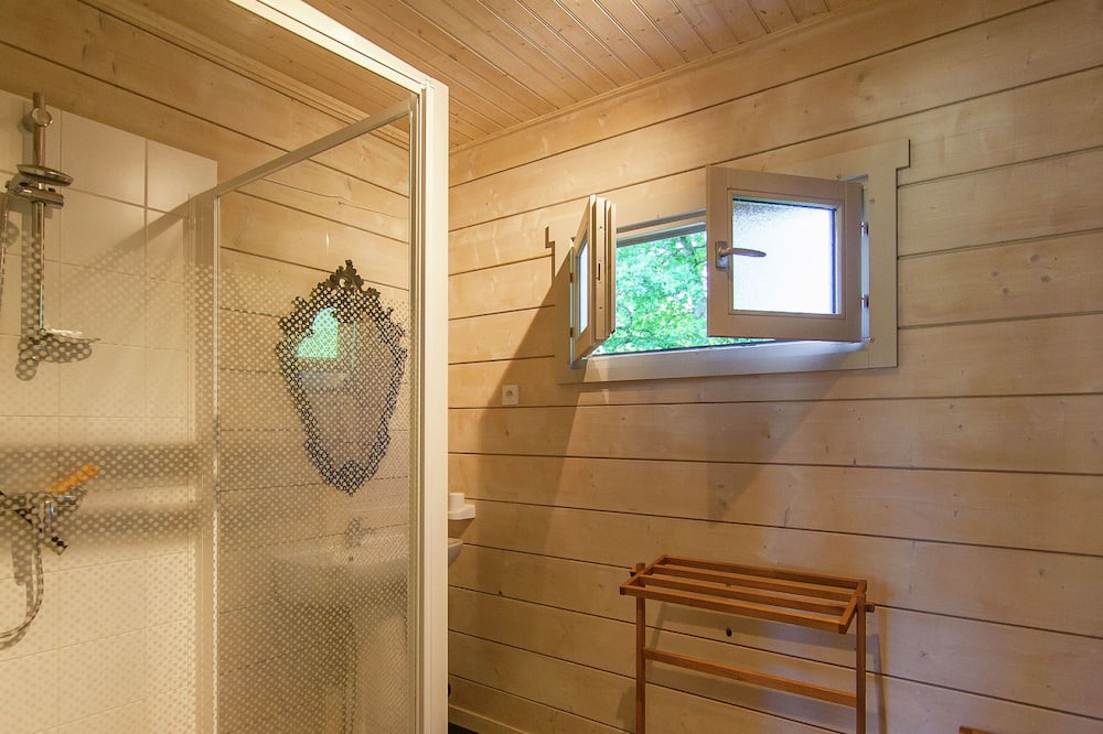 Photo of Bathroom in Oradour-sur-Vayres