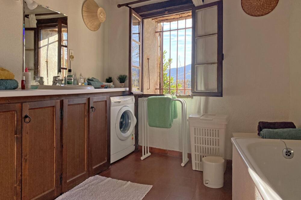 Photo of Bathroom in Castelnou