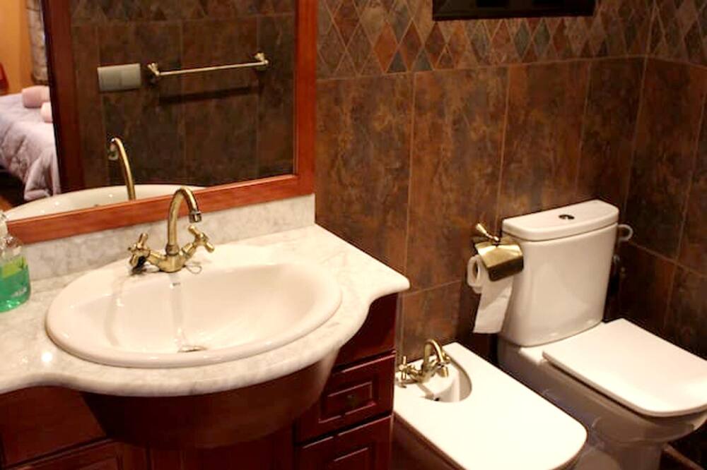 Photo of Bathroom in Maspujols