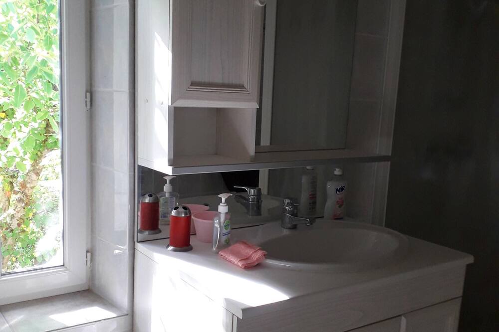 Photo of Bathroom in Lucay-le-Male