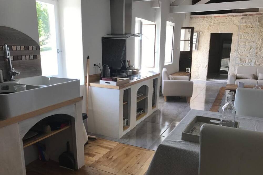 Photo of Livingroom in Montaigu-de-Quercy