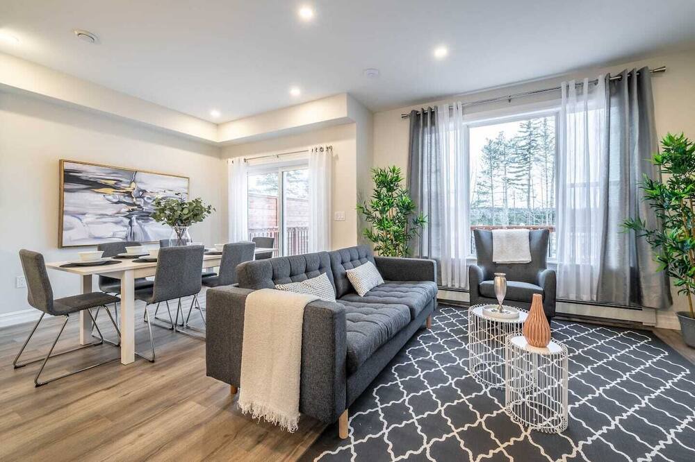 Photo of Livingroom in Bedford