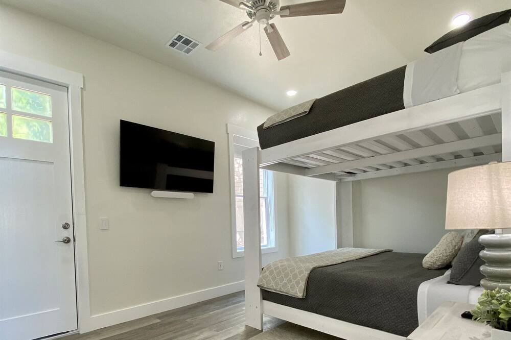Photo of Bedroom in Vinita