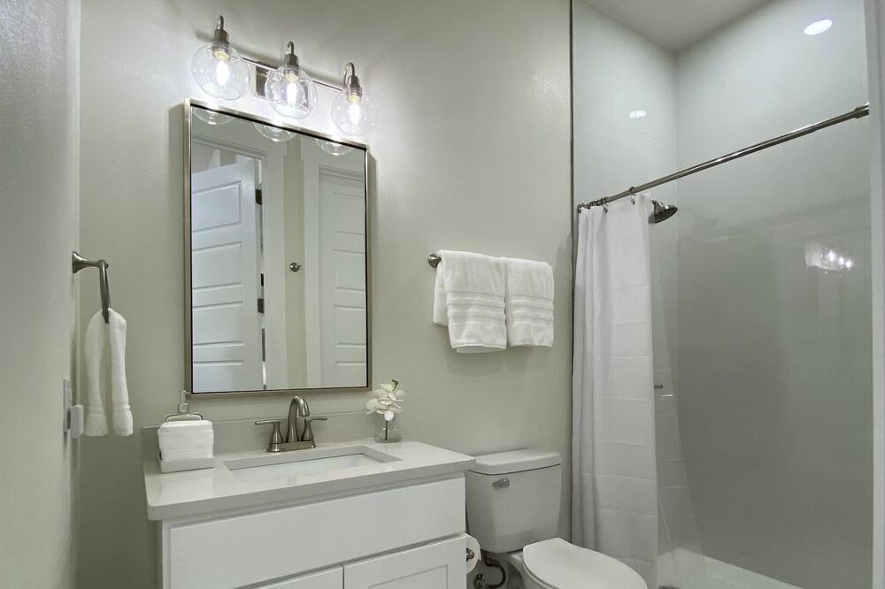 Photo of Bathroom in Vinita