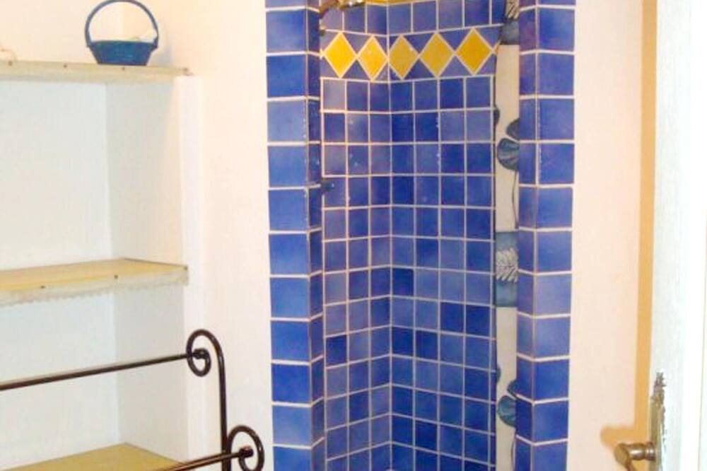 Photo of Bathroom in Saint-Michel-l'Observatoire