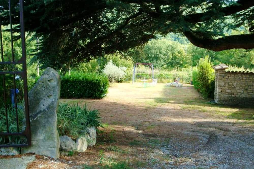 Photo of Outdoor in Saint-Michel-l'Observatoire