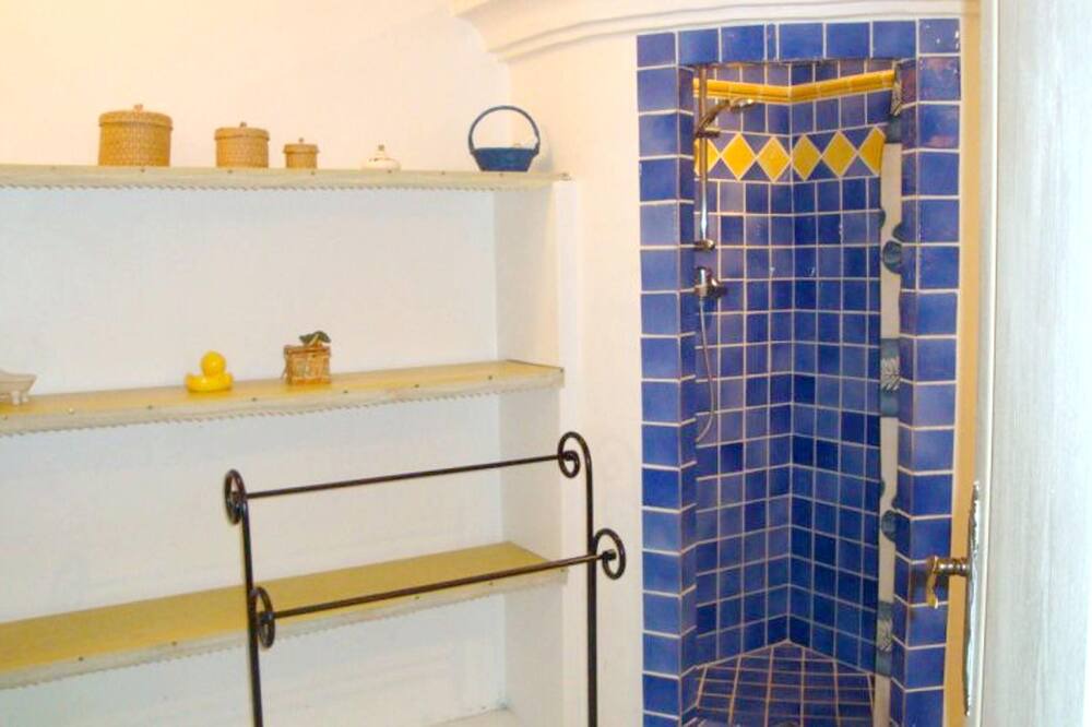 Photo of Bathroom in Saint-Michel-l'Observatoire