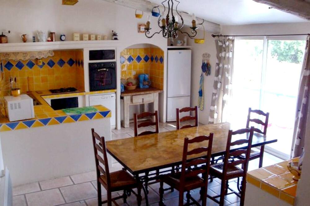 Photo of Livingroom in Saint-Michel-l'Observatoire