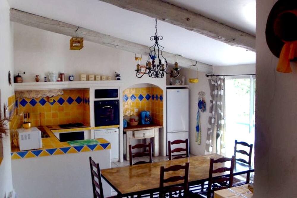 Photo of Livingroom in Saint-Michel-l'Observatoire