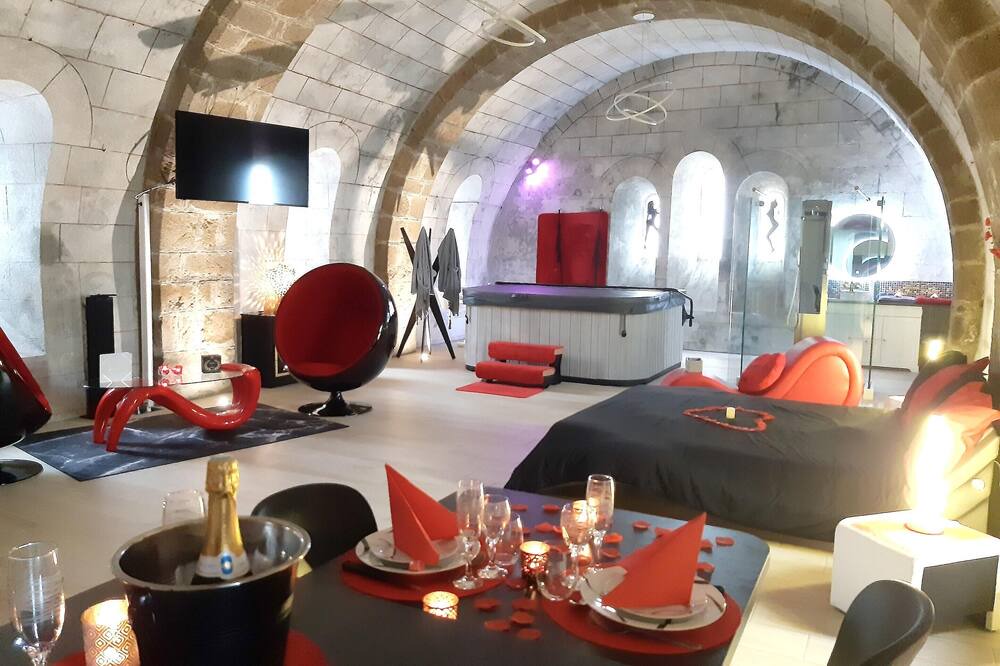 Photo of Livingroom in Ambrieres-les-Vallees