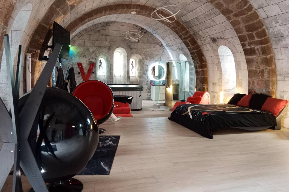 Photo of Livingroom in Ambrieres-les-Vallees