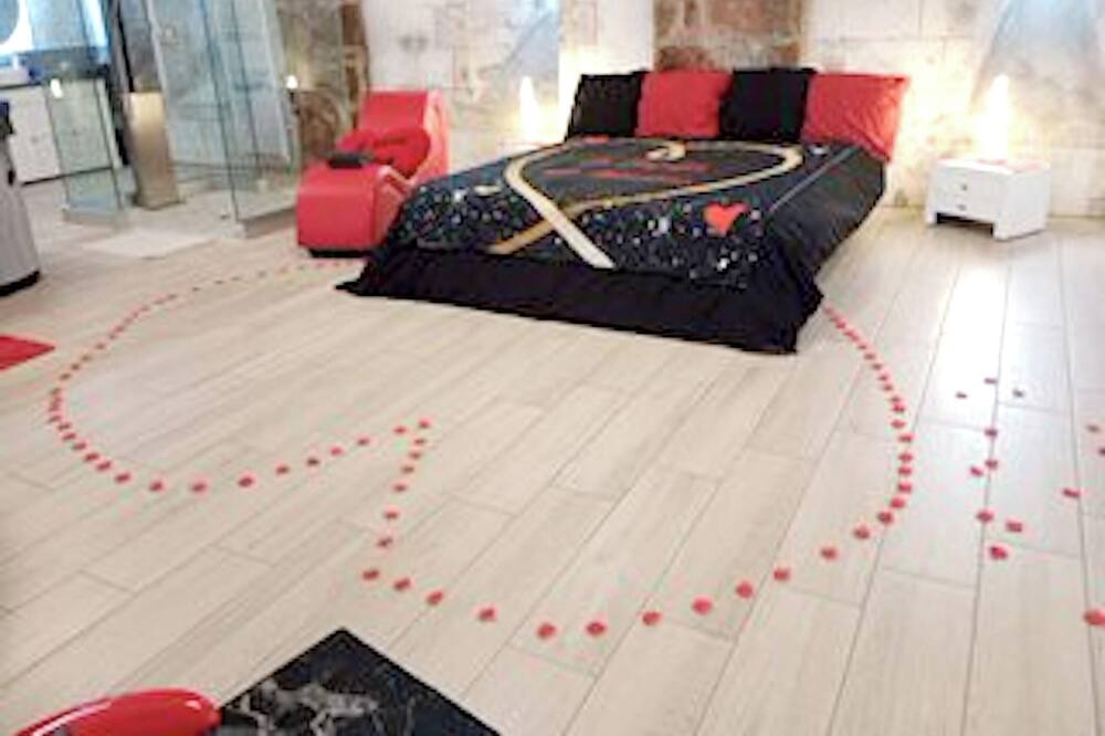 Photo of Livingroom in Ambrieres-les-Vallees